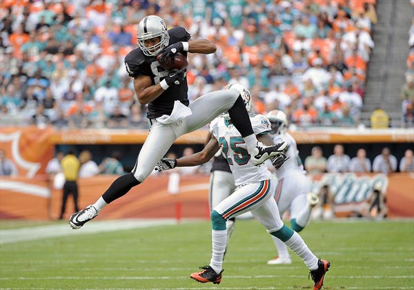 Oakland Raiders wide receiver Chaz Schilens